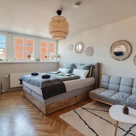 Boho Design Studio - Historic City Center With Free Parking & Aircon By Hero Homes Graz Eksteriør billede