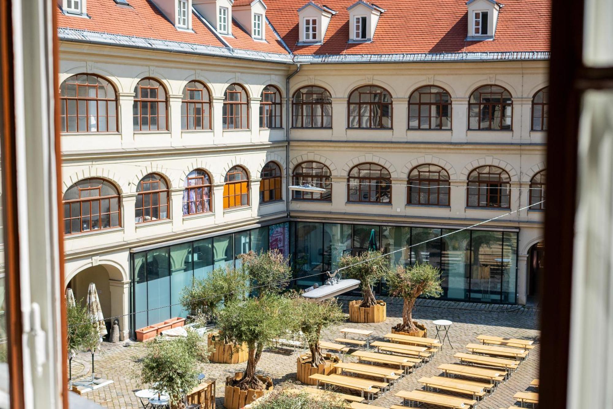 Boho Design Studio - Historic City Center With Free Parking & Aircon By Hero Homes Graz Eksteriør billede