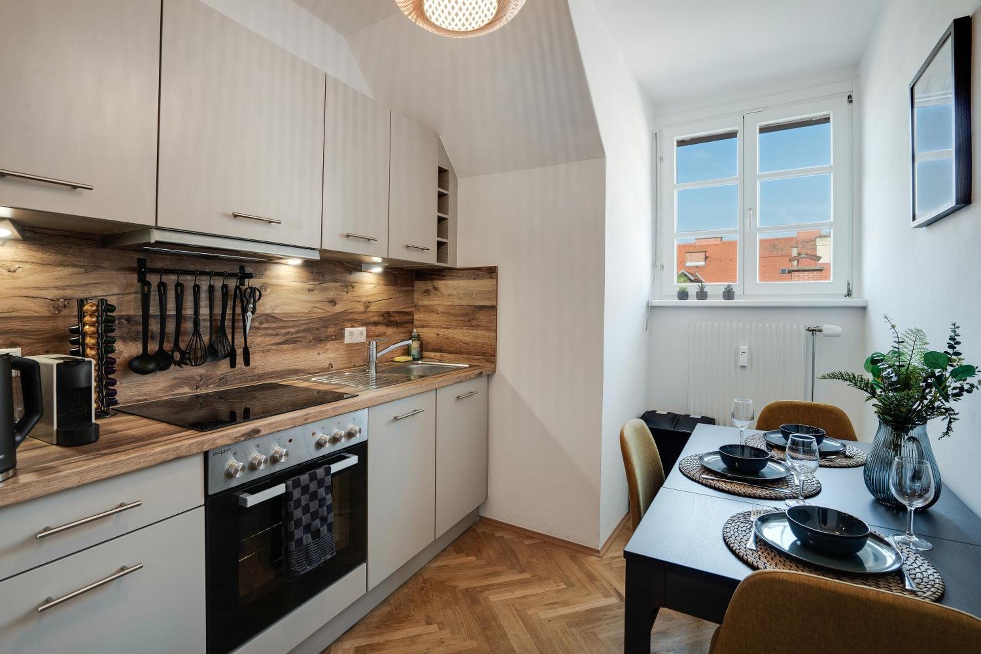 Boho Design Studio - Historic City Center With Free Parking & Aircon By Hero Homes Graz Eksteriør billede