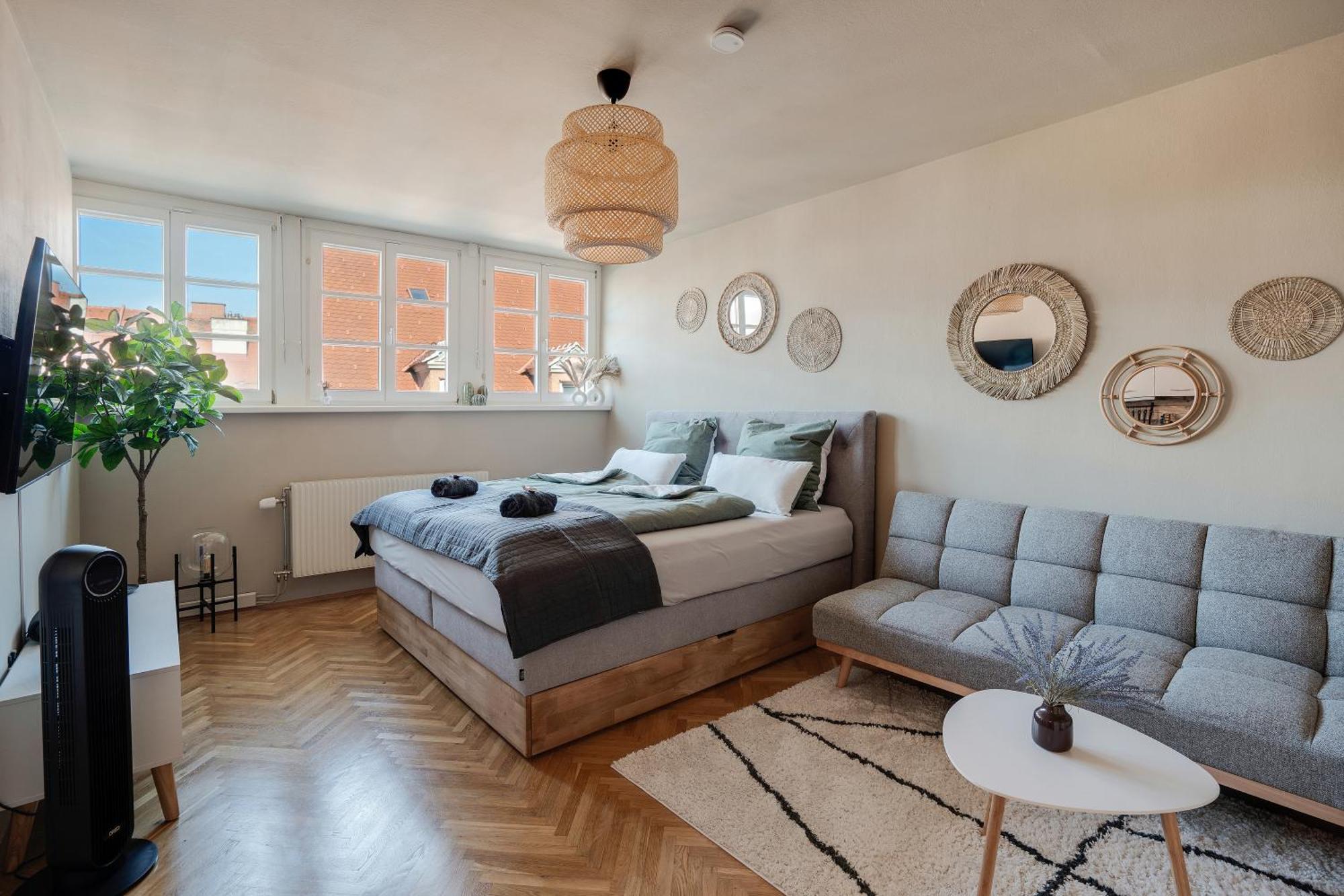 Boho Design Studio - Historic City Center With Free Parking & Aircon By Hero Homes Graz Eksteriør billede