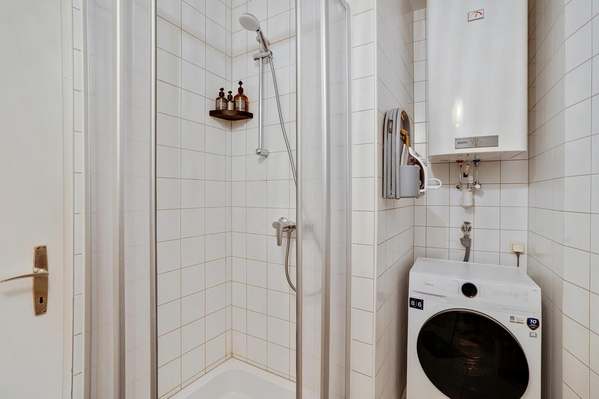 Boho Design Studio - Historic City Center With Free Parking & Aircon By Hero Homes Graz Eksteriør billede