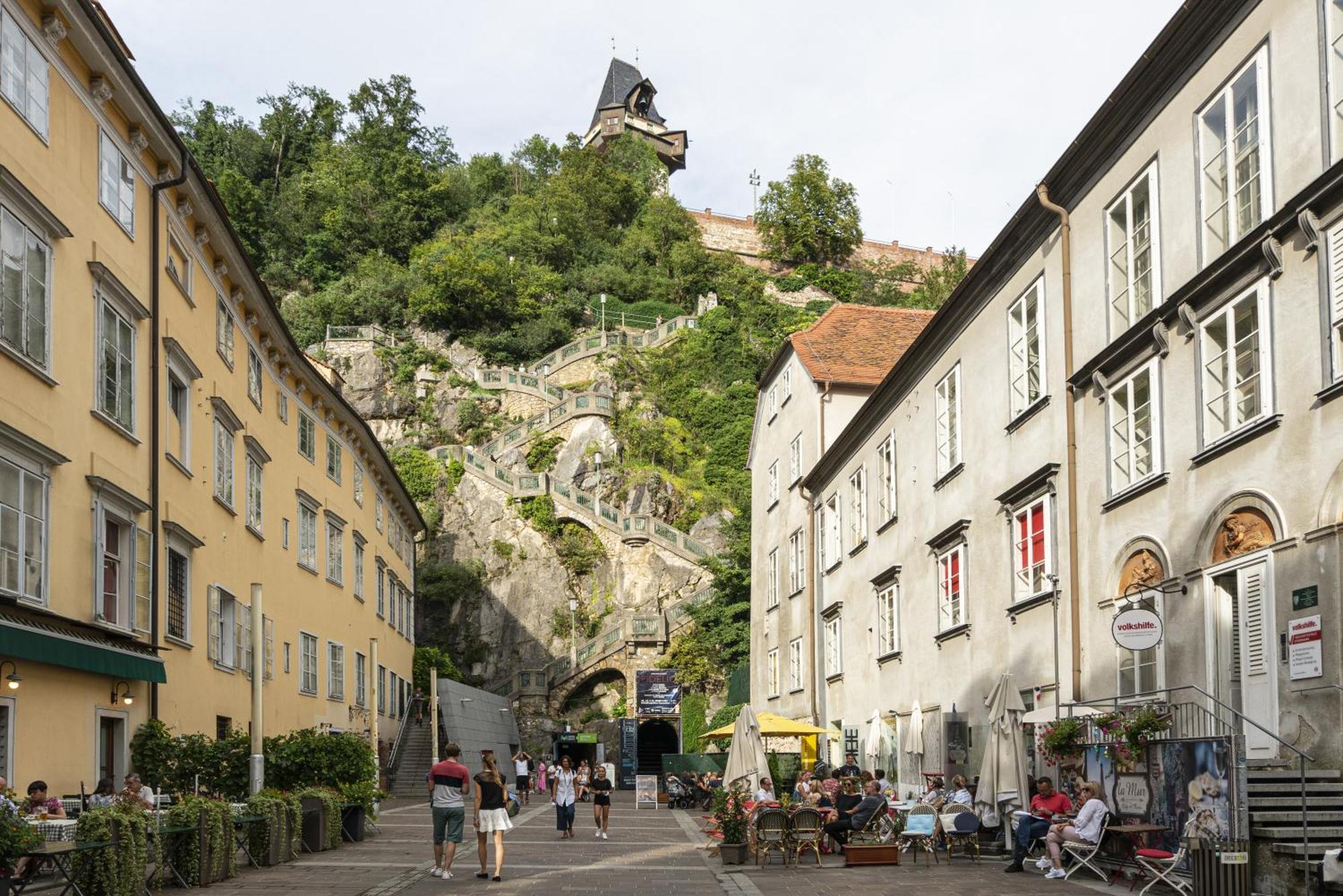Boho Design Studio - Historic City Center With Free Parking & Aircon By Hero Homes Graz Eksteriør billede